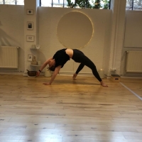 Weekly Inside Flow Class with Anissa @fulfillment.yoga // Hairu Munich (German/English)